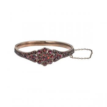 Náramek zdobený českými granáty a almandiny Náramek zdobený českými granáty a almandiny
