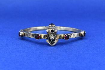 Stříbrný náramek s mouřenínem Stříbrný náramek s mouřenínem