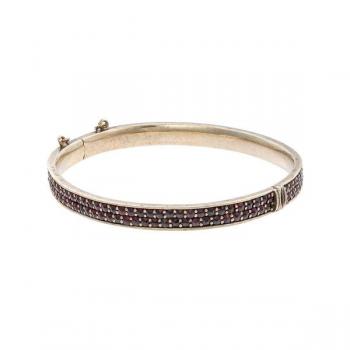 Stříbrný otevírací pevný náramek s českými granáty Stříbrný otevírací pevný náramek s českými granáty